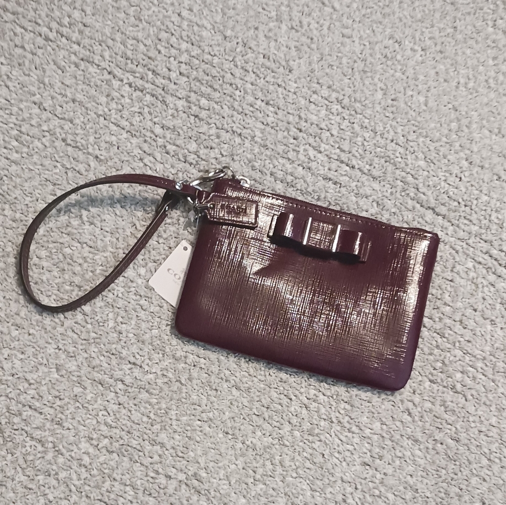 👛 Coach Wristlet - Picture 10 of 11